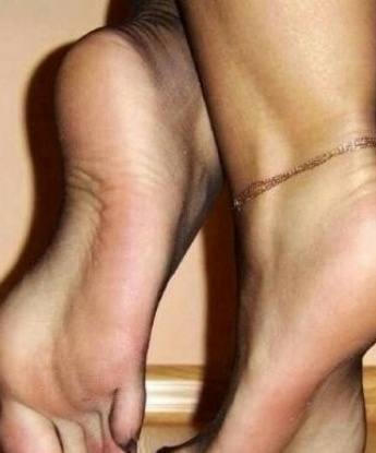 Изысканная красотка приглашает в гости на незабываемый вечер. Готова погрузить тебя в мир наслаждения и страсти. Все фото мои, без обмана! 5442, 39 лет