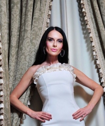 Мои услуги включают классический и эротический массаж, а также интимные игры и разные позы. Я умею обращаться с мужчинами, создавая атмосферу настоящего релакса и удовольствия. У меня чувственные губы и нежные руки, которые с радостью окажут тебе массу приятных ощущений. Мои клиенты всегда уходят счастливыми и довольными, ведь я стараюсь проявить к каждому индивидуальный подход. Посмотри мои фото, и ты увидишь, что я действительно горячая и чувственная девушка, готовая исполнить твои самые смелые фантазии. Жду звонка от тебя! 💋 6968, 35 лет